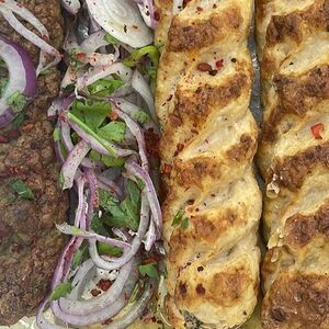 Люля-кебаб cвинo-говяжий в лаваше