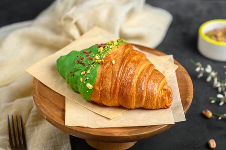 Круассан Фисташка