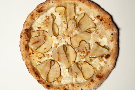 Пицца Груша с сыром Горгондзолла