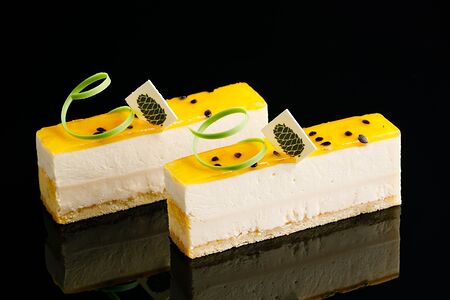 Чизкейк Манго-маракуйя