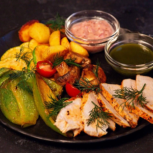 Запеченная индейка с овощами