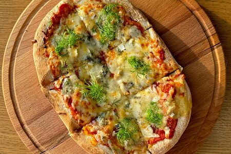 Римская пицца Четыре сыра