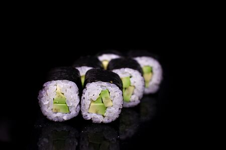 Маки Авокадо