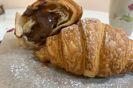 Сливочный круассан с нутеллой