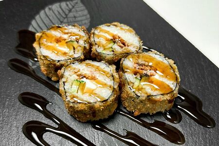 Теплый ролл с угрем