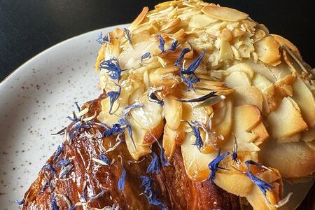 Круассан миндальный