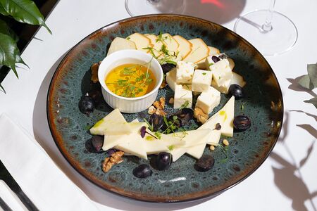 Три грузинских сыра