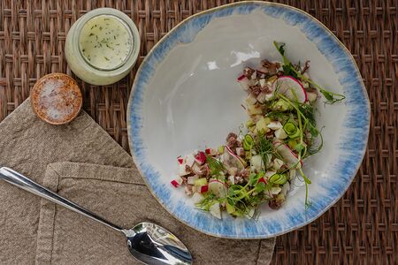 Окрошка с отварной говядиной