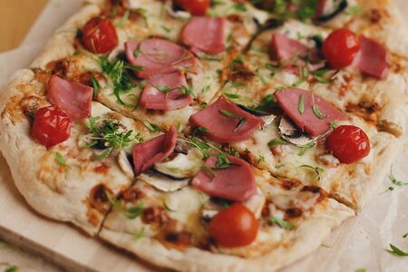 Пицца Ветчина-грибы 