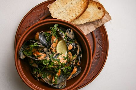 Мидии в соусе Том Ям