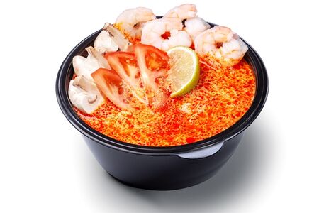 Том ям с морепродуктами