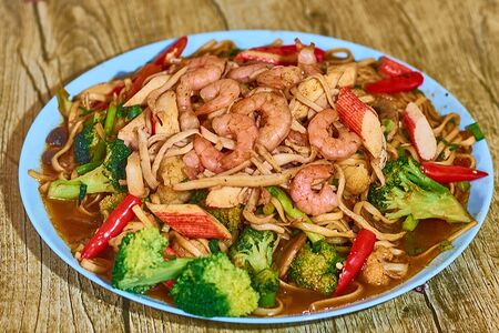 Лапша с морепродуктами в соевом соусе №009