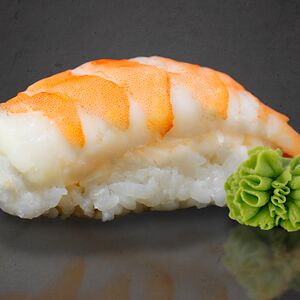 Суши с креветкой
