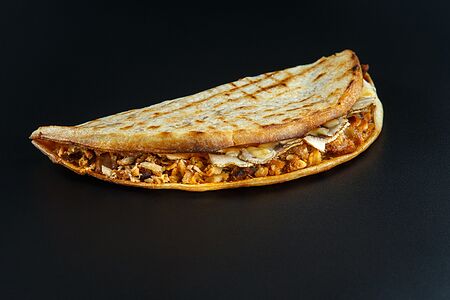 Пицца с курицей и грибами