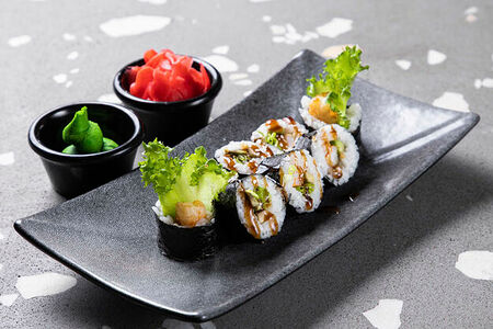 Ролл с креветкой