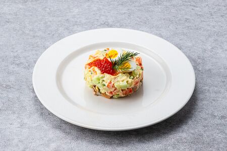 Оливье с фермерским цыпленком