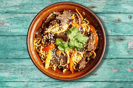 Удон с острой говядиной