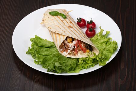 Фахитос в тортилье