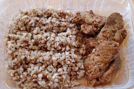 Гречневая каша с куриной печенью