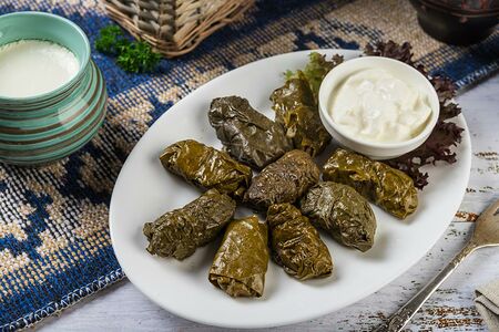 Долма в винoградных листьях