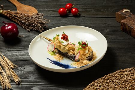 Хумус с вялеными томатами