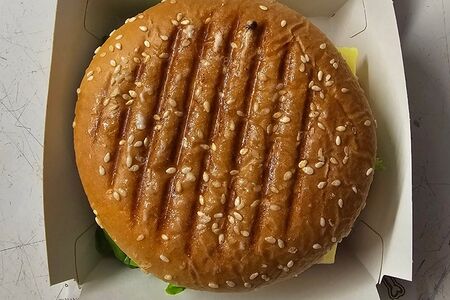 Бургер острый с говядиной