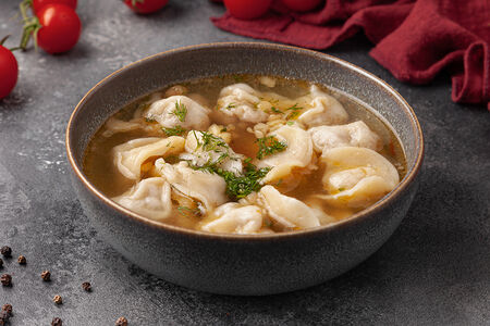 Пельмени с бульоном
