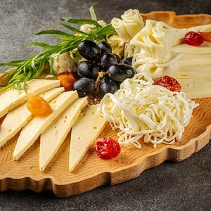 Плато из разных сыров Кавказ