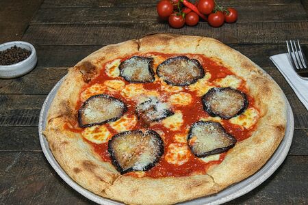 Пицца с баклажанами