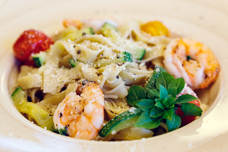 Паста креветки с цукини