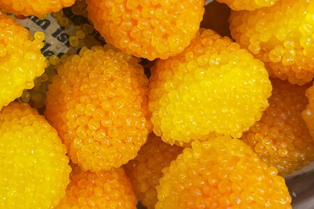 Ягоды в желтой обсыпке