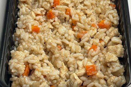 Жареный рис с курицей