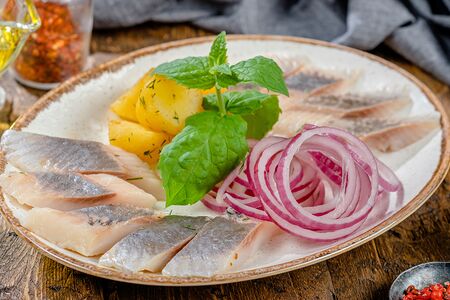 Сельдь с молодым картофелем