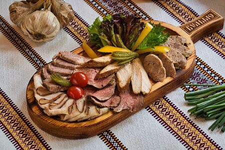 Домашняя мясная тарелка Будьмо