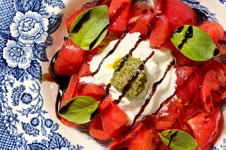 Томаты и страчателла