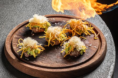 Мясные суши