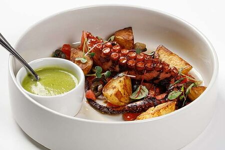 Осьминог с картофелем