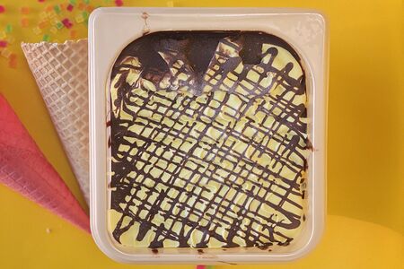 Мороженое Банан в шоколаде в мини-ванне