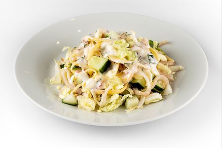 Салат с кальмаром