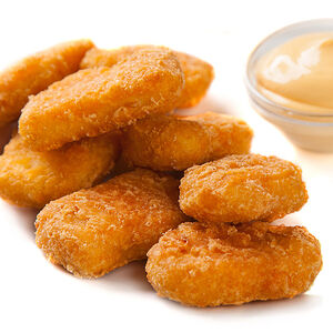 Куриные наггетсы с сырным соусом 
