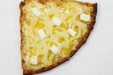 Пицца Кватро Формагги (Четыре сыра)