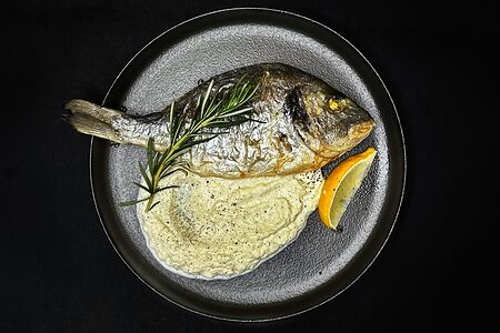 Сибас с пюре из сельдерея