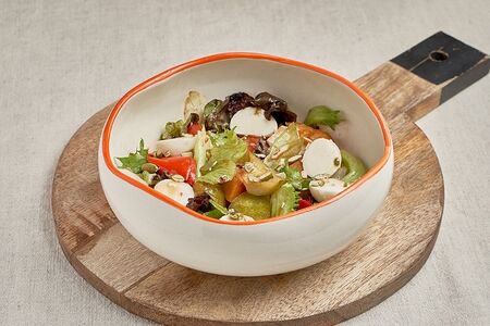 Тёплый салат с овощами