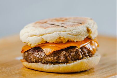 Маффин с котлетой