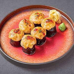 Запеченный ролл с лососем 