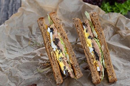 Сэндвич с тунцом