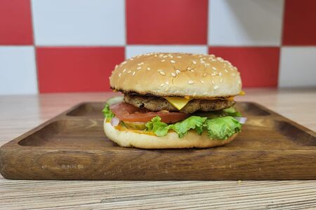 Бургер с двойной куриной котлетой