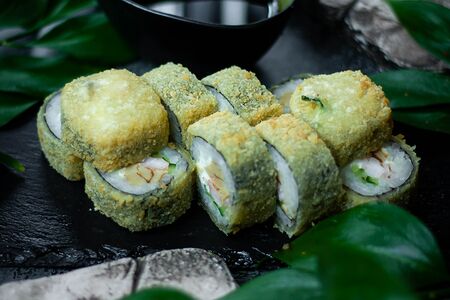 Жареный ролл Американский