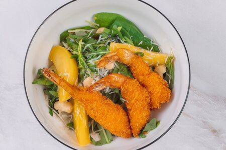 Салат с рукколой и креветками