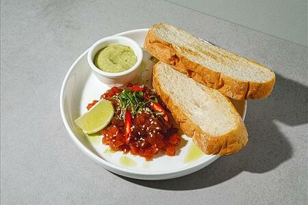 Тартар из тунца с гуакамоле